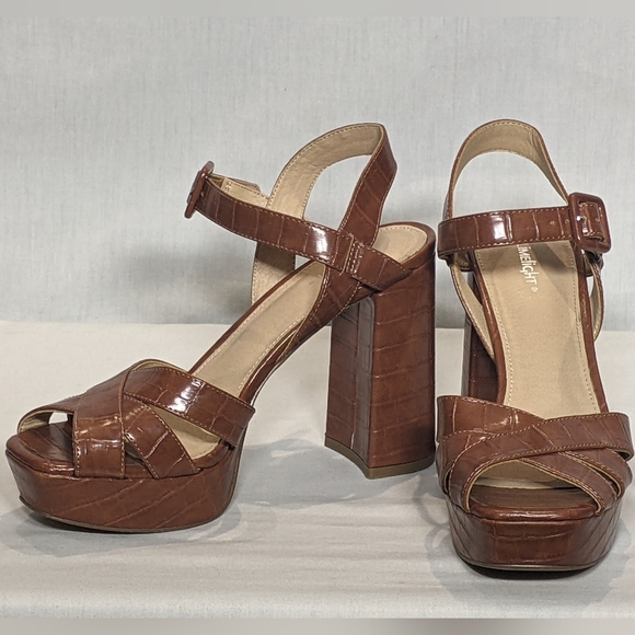 NEW Limelight Amaris Womens Strappy Platform Open Square Toe Chunky Heel Sz 8.5 - Picture 2 of 4